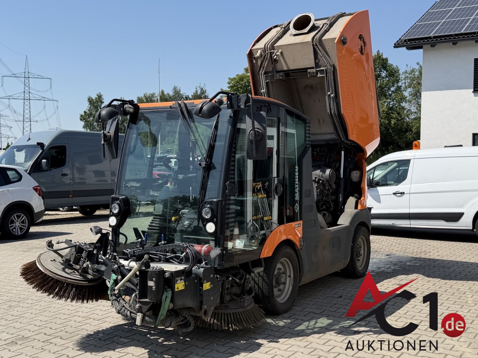 Kleinkehrmaschine MATHIEU Azura Flex MC 210 Selbstf. Arbeitsmaschine Straßenreiniger